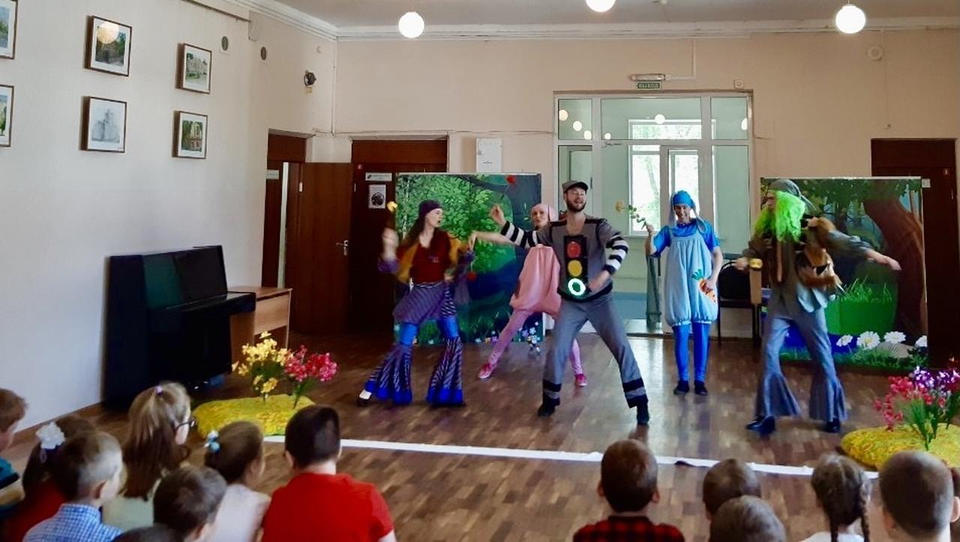 Группа «Калейдоскоп» выступила в Лицее архитектуры и дизайна № 3 г. Пензы Группа «Калейдоскоп» выступила в Лицее архитектуры и дизайна № 3 г. Пензы