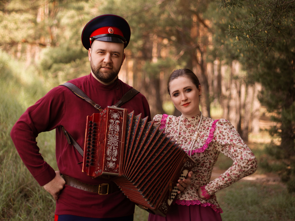 Семейный дуэт Уваркиных — участник VII Межрегионального фестиваля казачьей культуры «Сурская застава» Семейный дуэт Уваркиных — участник VII Межрегионального фестиваля казачьей культуры «Сурская застава»