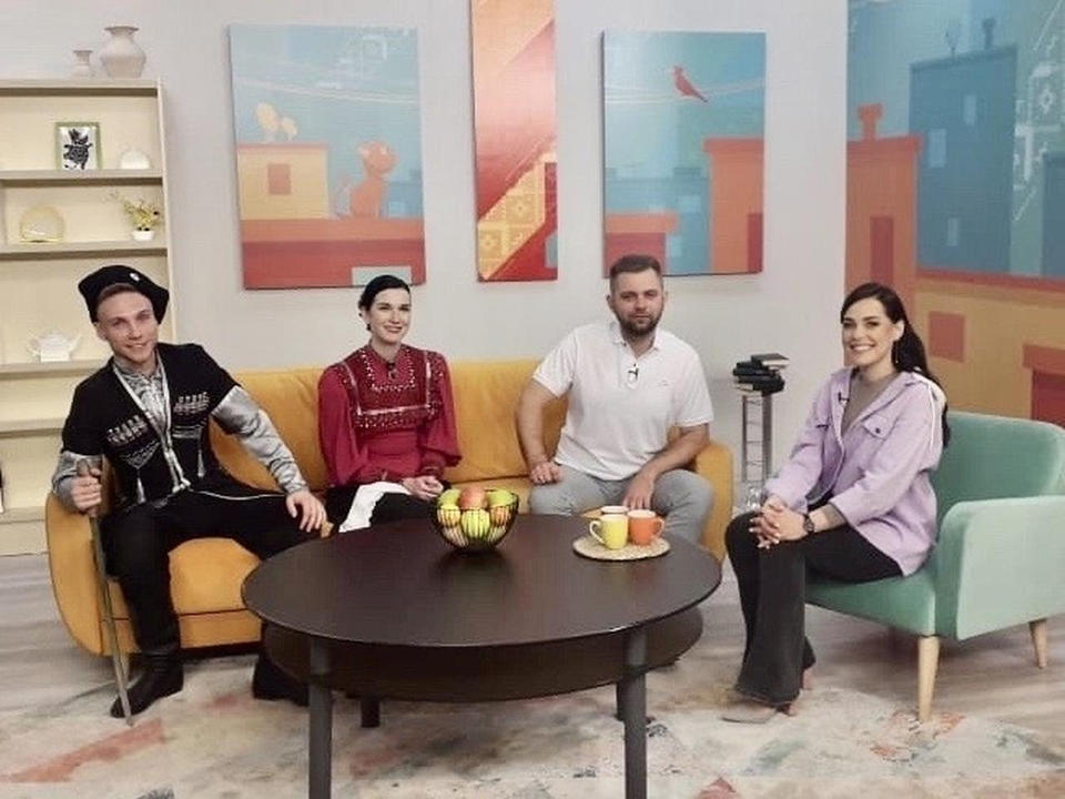 Артисты ансамбля «Казачья застава» стали гостями утренней программы на Телеканале «Экспресс» Артисты ансамбля «Казачья застава» стали гостями утренней программы на Телеканале «Экспресс»