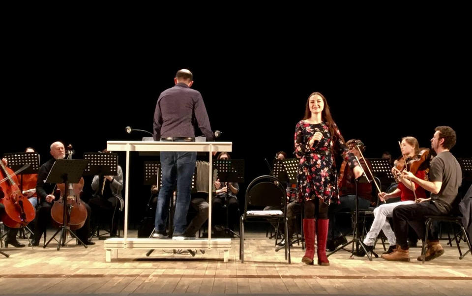 В «Пензаконцерте» ведутся репетиции к Гала-концерту фестиваля «Когда цветут сады…» В «Пензаконцерте» ведутся репетиции к Гала-концерту фестиваля «Когда цветут сады…»