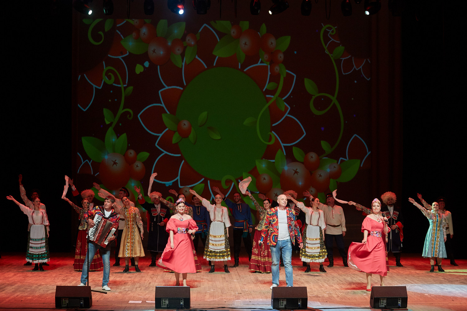 Ансамбль «Горница» порадовал пензенцев новой концертной программой Ансамбль «Горница» порадовал пензенцев новой концертной программой