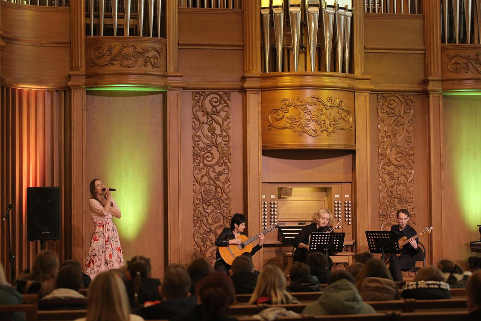 Артисты «Пензаконцерта» выступили с программой «Музыка кино» Артисты «Пензаконцерта» выступили с программой «Музыка кино»