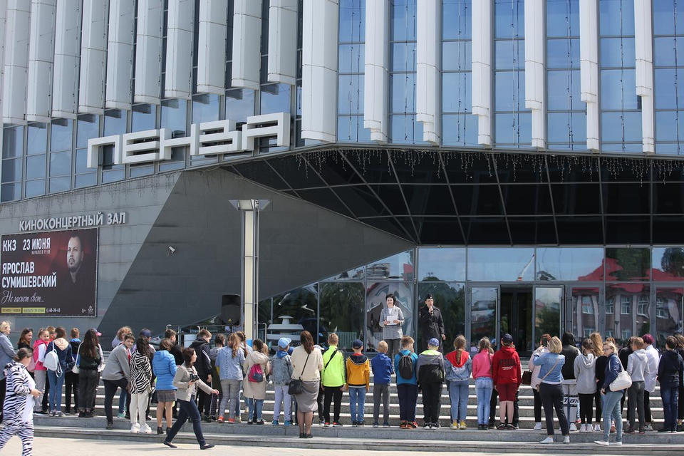 В День защиты детей возле ККЗ «Пенза» состоялось познавательное мероприятие в рамках Шестой глобальной недели безопасности дорожного движения В День защиты детей возле ККЗ «Пенза» состоялось познавательное мероприятие в рамках Шестой глобальной недели безопасности дорожного движения