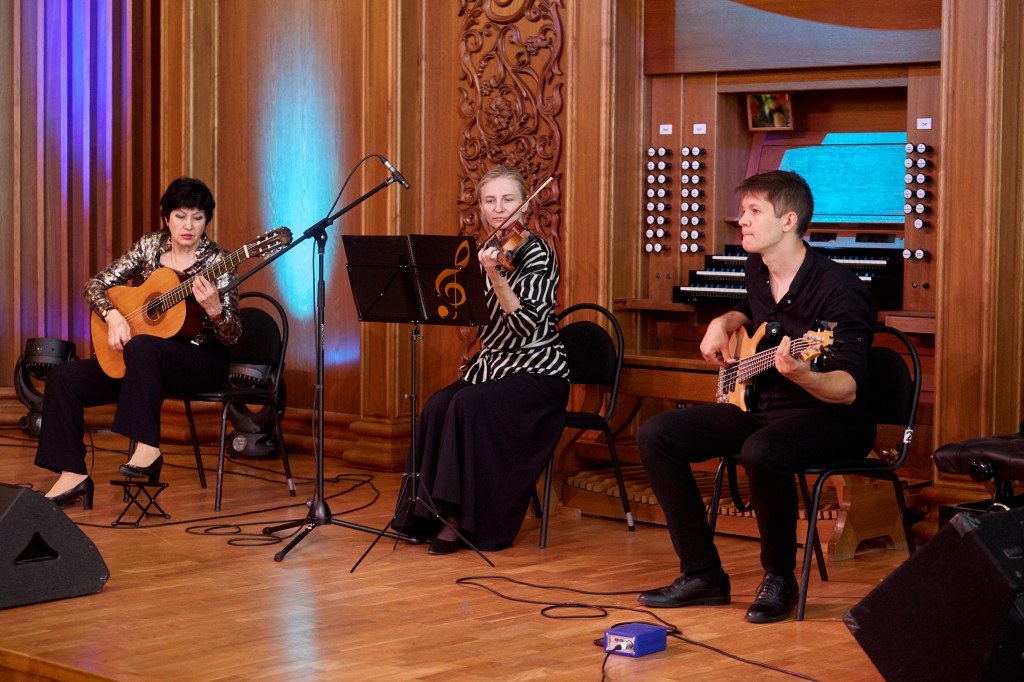 «Танцевальный марафон» от творческого коллектива «Экспромт» «Танцевальный марафон» от творческого коллектива «Экспромт»