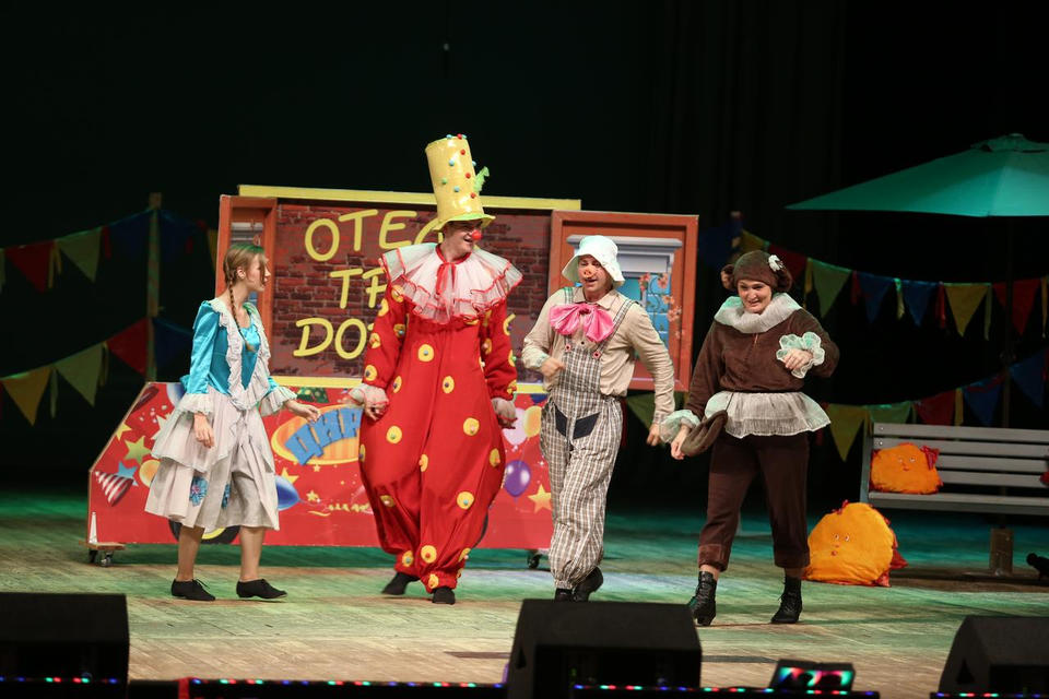 Гости «Пензаконцерта» посмотрели музыкальный спектакль про Фунтика Гости «Пензаконцерта» посмотрели музыкальный спектакль про Фунтика