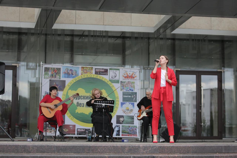 «Экспромт» выступил в рамках акции «Сурский край – без наркотиков» «Экспромт» выступил в рамках акции «Сурский край – без наркотиков»