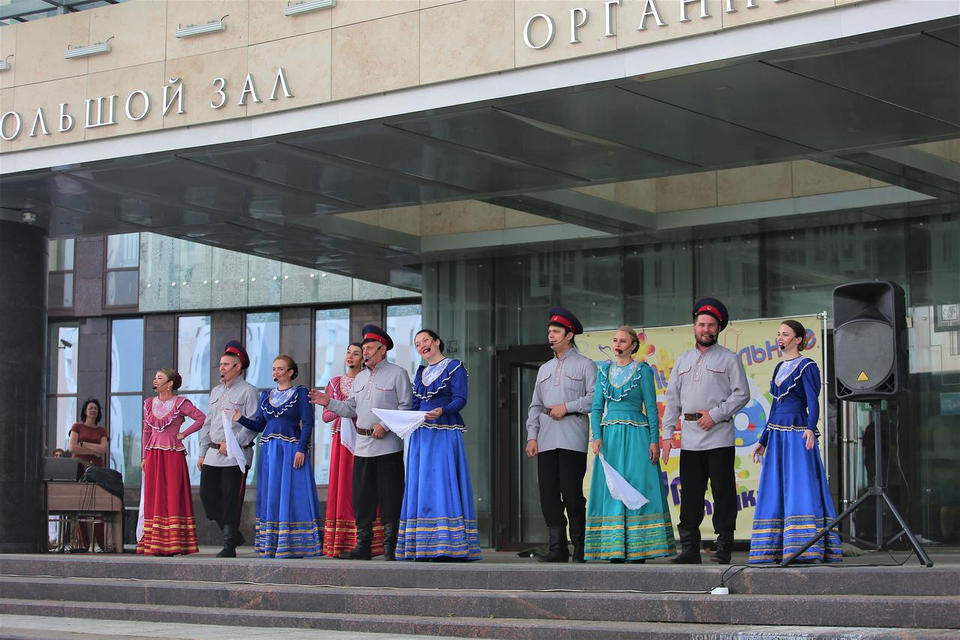 Хор ансамбля «Казачья застава» выступил для пензенцев Хор ансамбля «Казачья застава» выступил для пензенцев