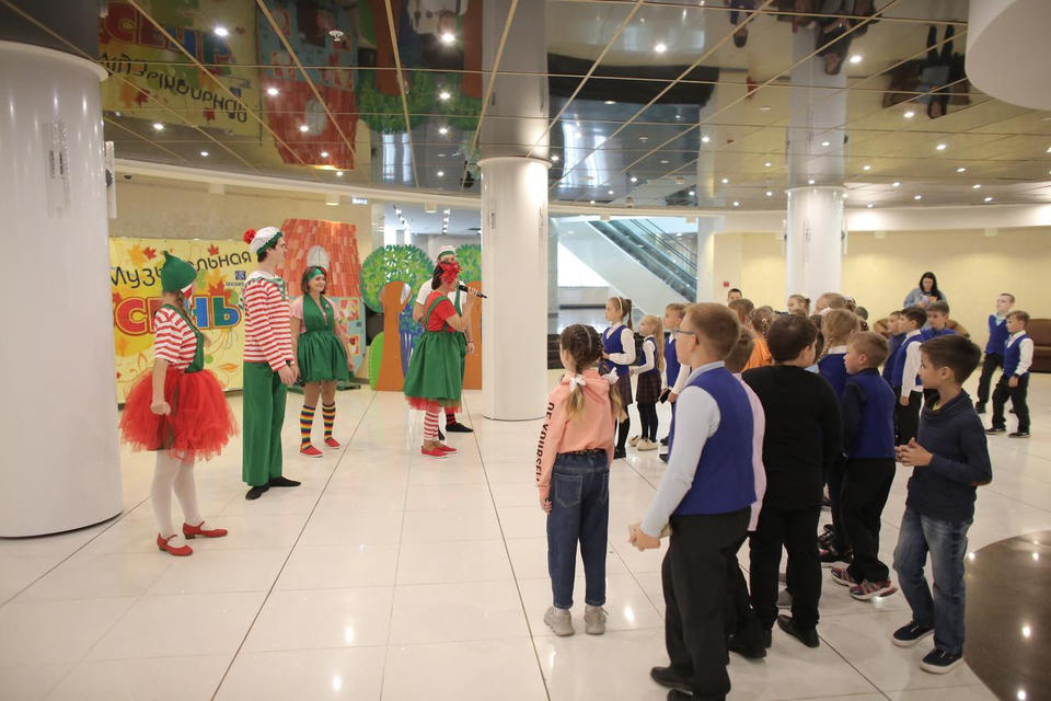 Пензенские школьники стали участниками представления группы «Калейдоскоп» Пензенские школьники стали участниками представления группы «Калейдоскоп»