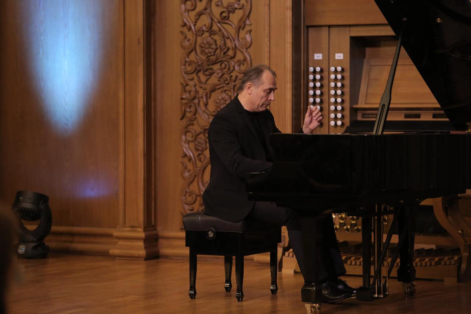 В «Пензаконцерте» выступил Сергей Суднев В «Пензаконцерте» выступил Сергей Суднев