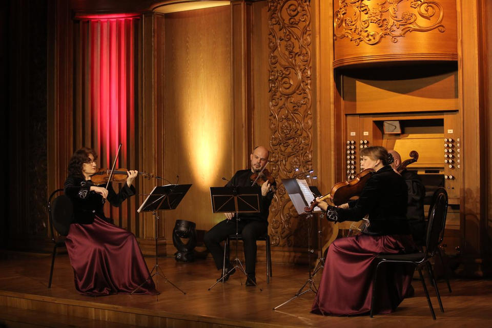 Струнный квартет «Премьера» исполнил «Испанские мотивы» Струнный квартет «Премьера» исполнил «Испанские мотивы»