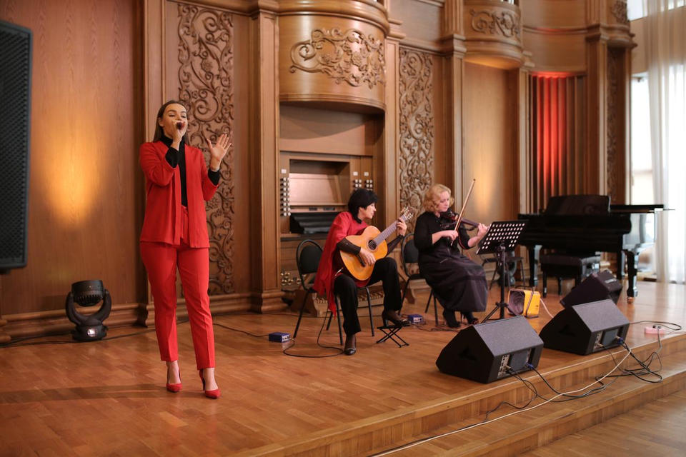 Творческий коллектив «Экспромт» выступил с программой «Весёлые нотки» Творческий коллектив «Экспромт» выступил с программой «Весёлые нотки»