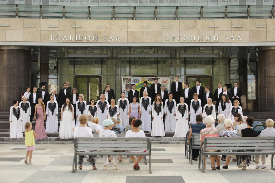 Артисты Губернаторской симфонической капеллы выступили в рамках акции «Сурский край – без наркотиков» Артисты Губернаторской симфонической капеллы выступили в рамках акции «Сурский край – без наркотиков»