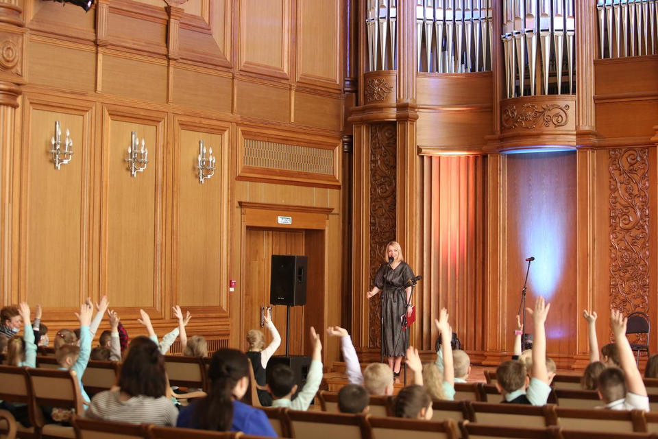 Музыкальный урок в Органном зале посетили учащиеся пензенских школ Музыкальный урок в Органном зале посетили учащиеся пензенских школ