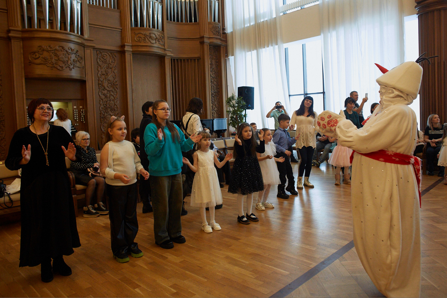 На благотворительной ёлке в «Пензаконцерте» побывало около 200 детей На благотворительной ёлке в «Пензаконцерте» побывало около 200 детей