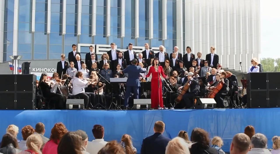 Предлагаем посмотреть фрагменты концертной программы к 70-летию Великой Победы! Предлагаем посмотреть фрагменты концертной программы к 70-летию Великой Победы!