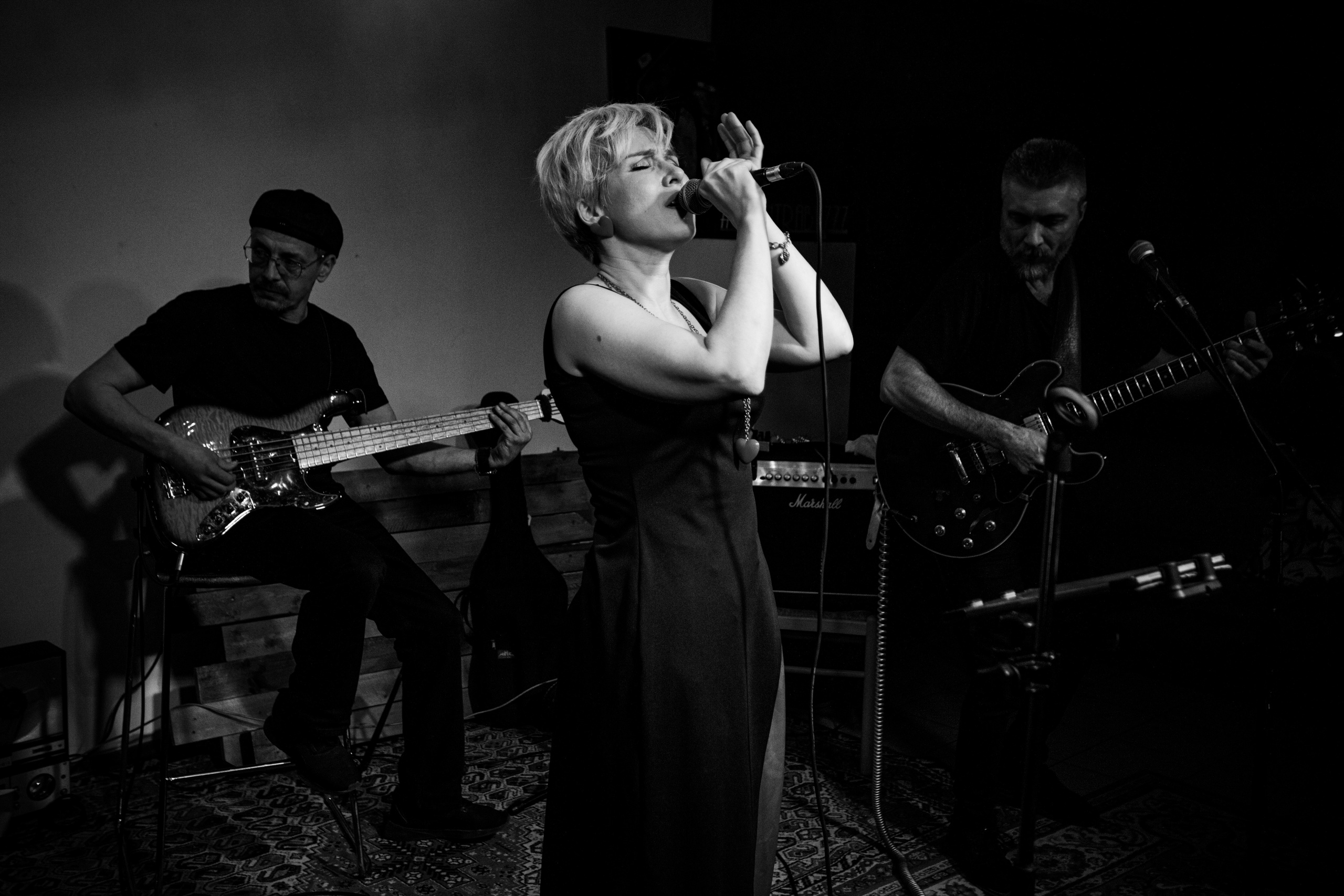 Онлайн-трансляция концерта буги-бэнда «KontrabuzzZ» и квинтета Екатерины Хоменковой Онлайн-трансляция концерта буги-бэнда «KontrabuzzZ» и квинтета Екатерины Хоменковой