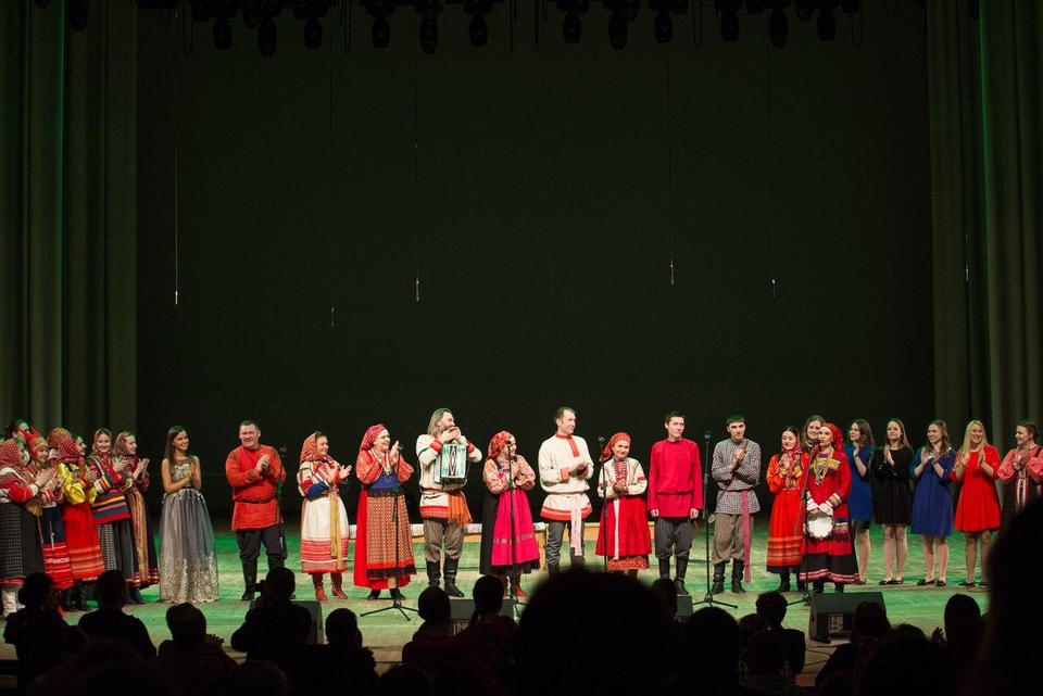 Предлагаем посмотреть концертную программу «Вечные ценности» в исполнении ансамбля «Миряне» Предлагаем посмотреть концертную программу «Вечные ценности» в исполнении ансамбля «Миряне»