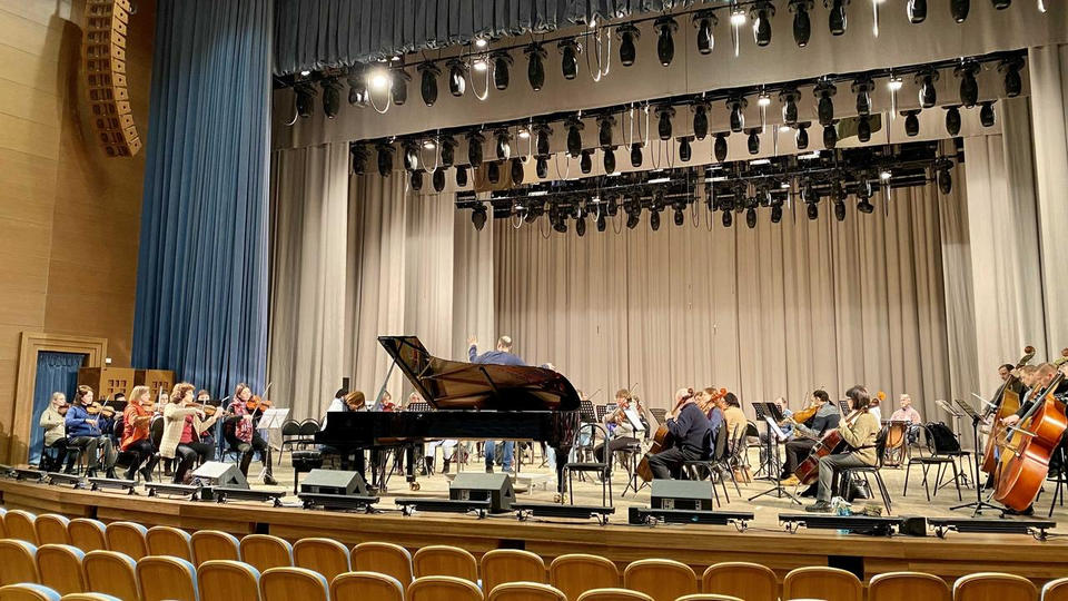 Симфонический оркестр под управлением Вячеслава Филиппенкова и Анастасия Суднева готовятся к программе «Людвиг ван Бетховен» Симфонический оркестр под управлением Вячеслава Филиппенкова и Анастасия Суднева готовятся к программе «Людвиг ван Бетховен»