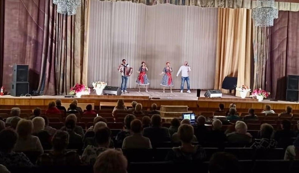 Ансамбль «Горница» выступил в санатории «Берёзовая роща» Ансамбль «Горница» выступил в санатории «Берёзовая роща»