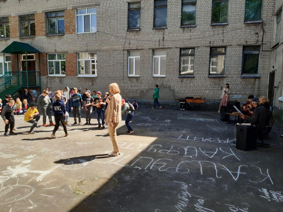 Творческий коллектив «Экспромт» выступил в школе № 47 города Пензы Творческий коллектив «Экспромт» выступил в школе № 47 города Пензы