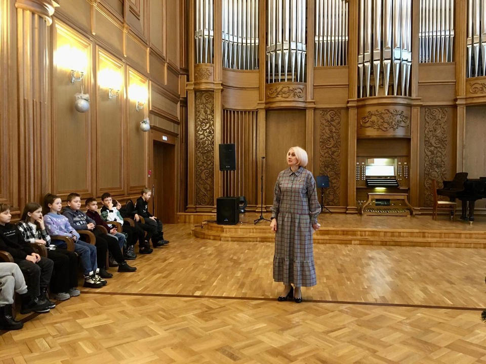 Школьники из Мокшана совершили экскурсию по филармонии Школьники из Мокшана совершили экскурсию по филармонии