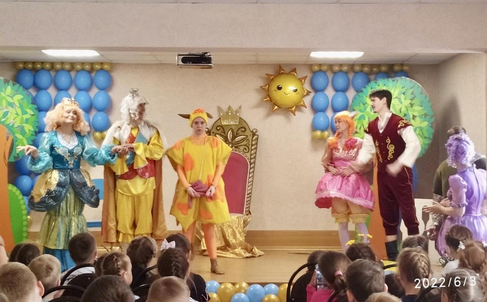 Группа «Калейдоскоп» выступила в гимназии «САН» г. Пензы Группа «Калейдоскоп» выступила в гимназии «САН» г. Пензы