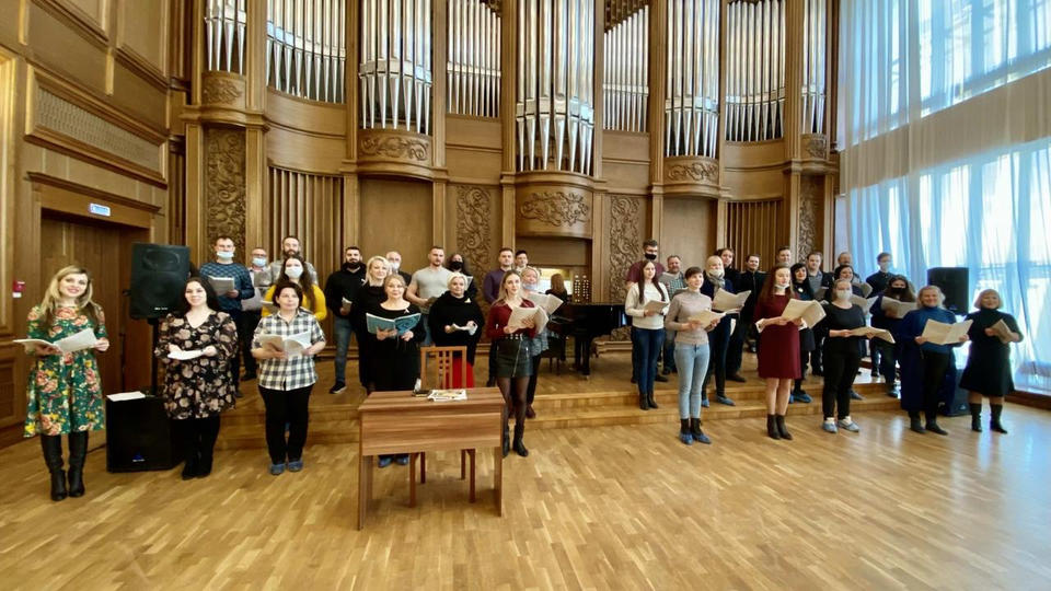 Академический хор Губернаторской симфонической капеллы и Софья Семьянова готовятся к выступлению в рамках Фестиваля «Penza Fest. Новый формат» Академический хор Губернаторской симфонической капеллы и Софья Семьянова готовятся к выступлению в рамках Фестиваля «Penza Fest. Новый формат»