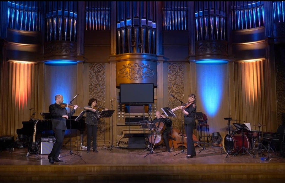 Предлагаем посмотреть фрагменты концертной программы «Неклассика» струнного квартета «Премьера» Предлагаем посмотреть фрагменты концертной программы «Неклассика» струнного квартета «Премьера»