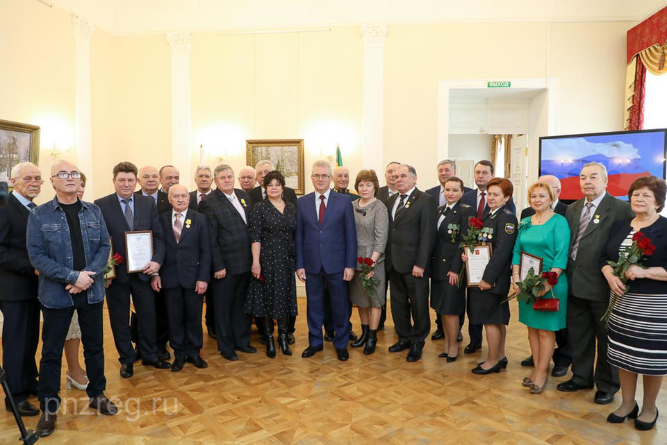 Иван Белозерцев вручил государственные и региональные награды жителям Пензенской области Иван Белозерцев вручил государственные и региональные награды жителям Пензенской области