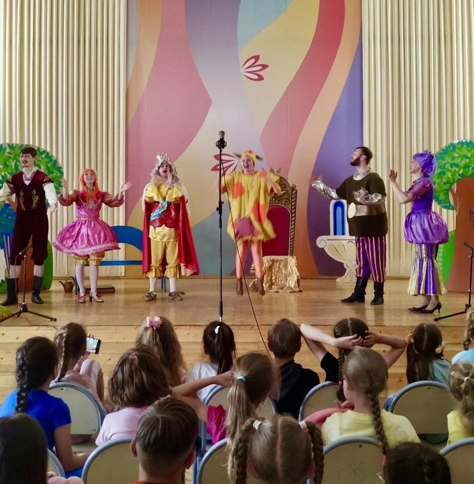 Группа «Калейдоскоп» выступила в средней школе № 74 города Пензы Группа «Калейдоскоп» выступила в средней школе № 74 города Пензы