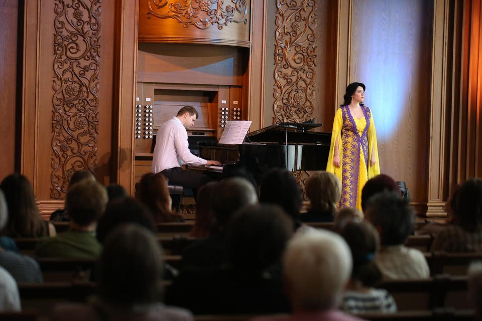 В Органном зале филармонии состоялся сольный концерт Галины Медведевой В Органном зале филармонии состоялся сольный концерт Галины Медведевой