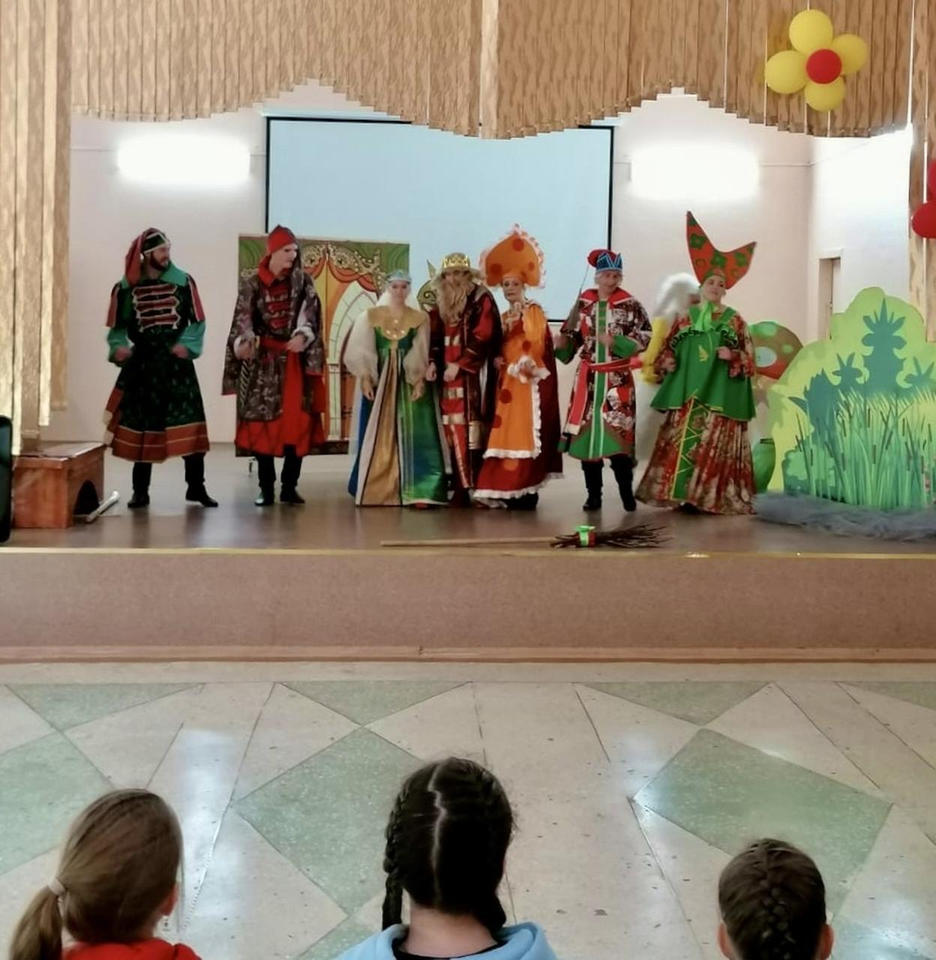 Группа «Калейдоскоп» выступила для учащихся школы № 31 города Пензы Группа «Калейдоскоп» выступила для учащихся школы № 31 города Пензы