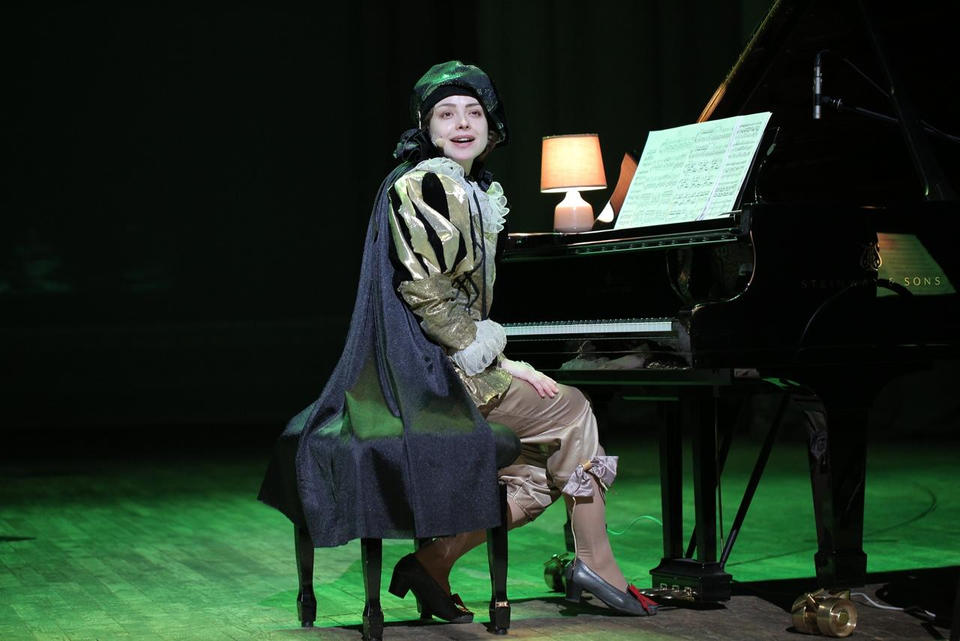 Гости «Пензаконцерта» увидели музыкальную сказку «В пещере горного короля» в исполнении Анастасии Судневой Гости «Пензаконцерта» увидели музыкальную сказку «В пещере горного короля» в исполнении Анастасии Судневой