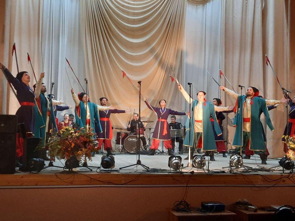 Ансамбль песни и танца «Казачья застава» выступил в Колышлее Ансамбль песни и танца «Казачья застава» выступил в Колышлее