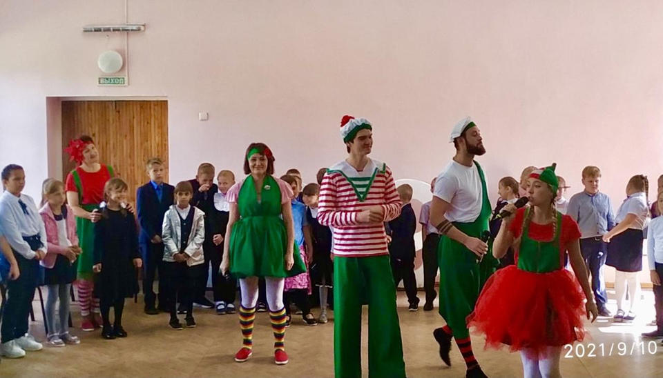 Группа «Калейдоскоп» выступила для учащихся средней школы № 32 города Пензы Группа «Калейдоскоп» выступила для учащихся средней школы № 32 города Пензы