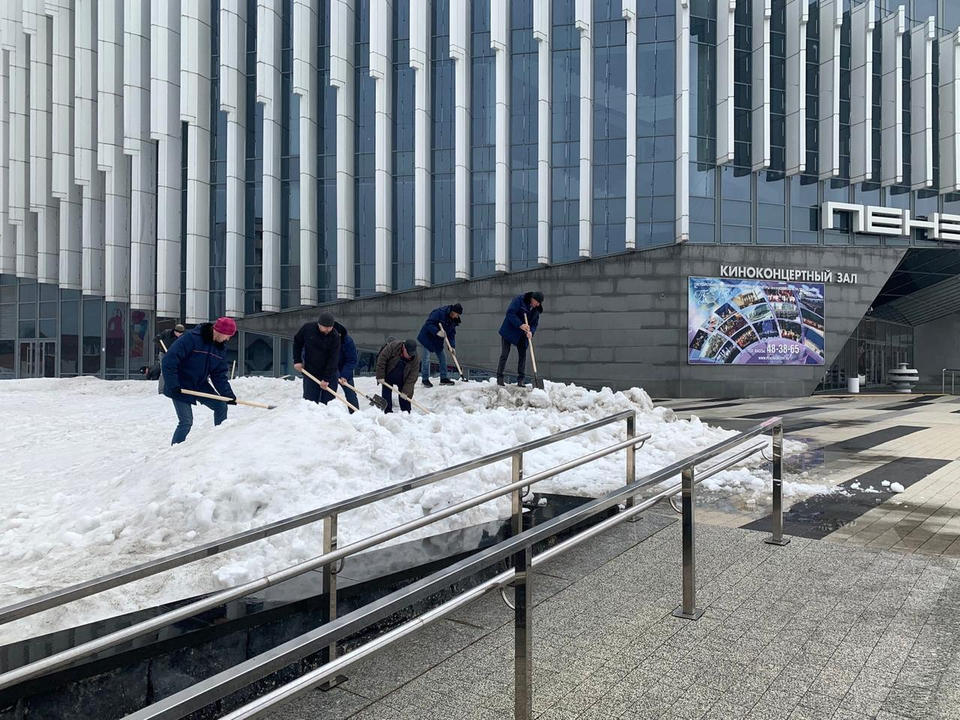 На территории «Пензаконцерта» продолжаются работы по благоустройству На территории «Пензаконцерта» продолжаются работы по благоустройству