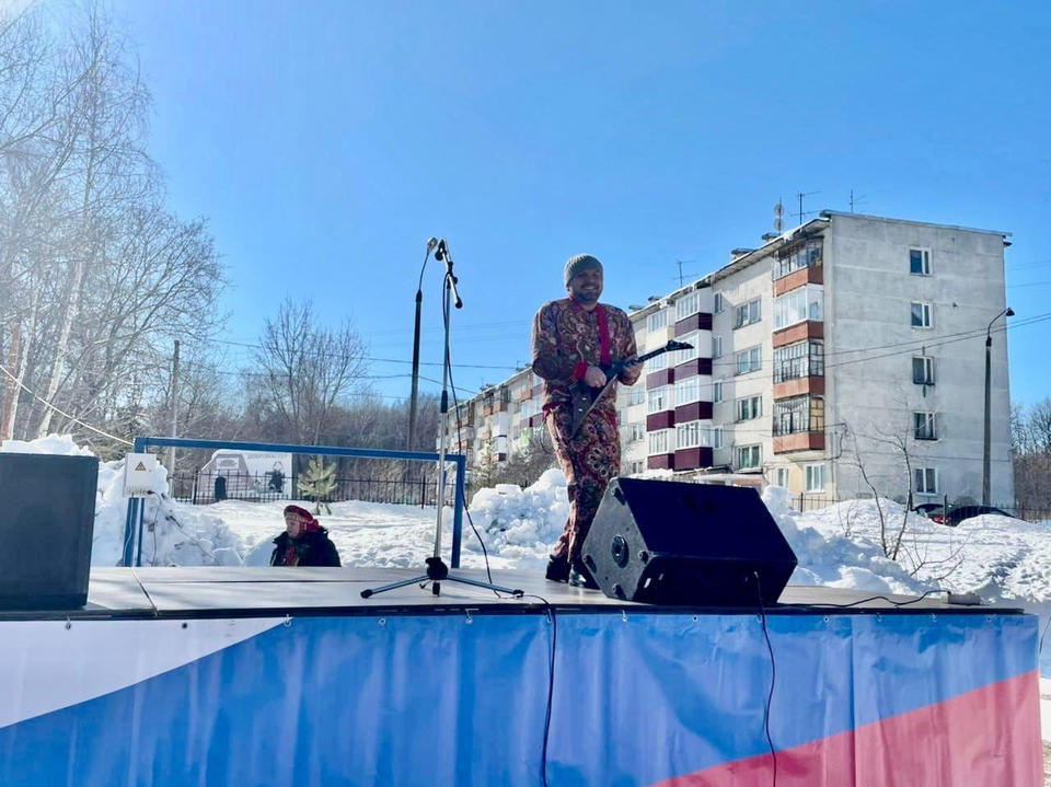 Иван Нивин выступил на Масленице в санатории «Берёзовая роща» Иван Нивин выступил на Масленице в санатории «Берёзовая роща»