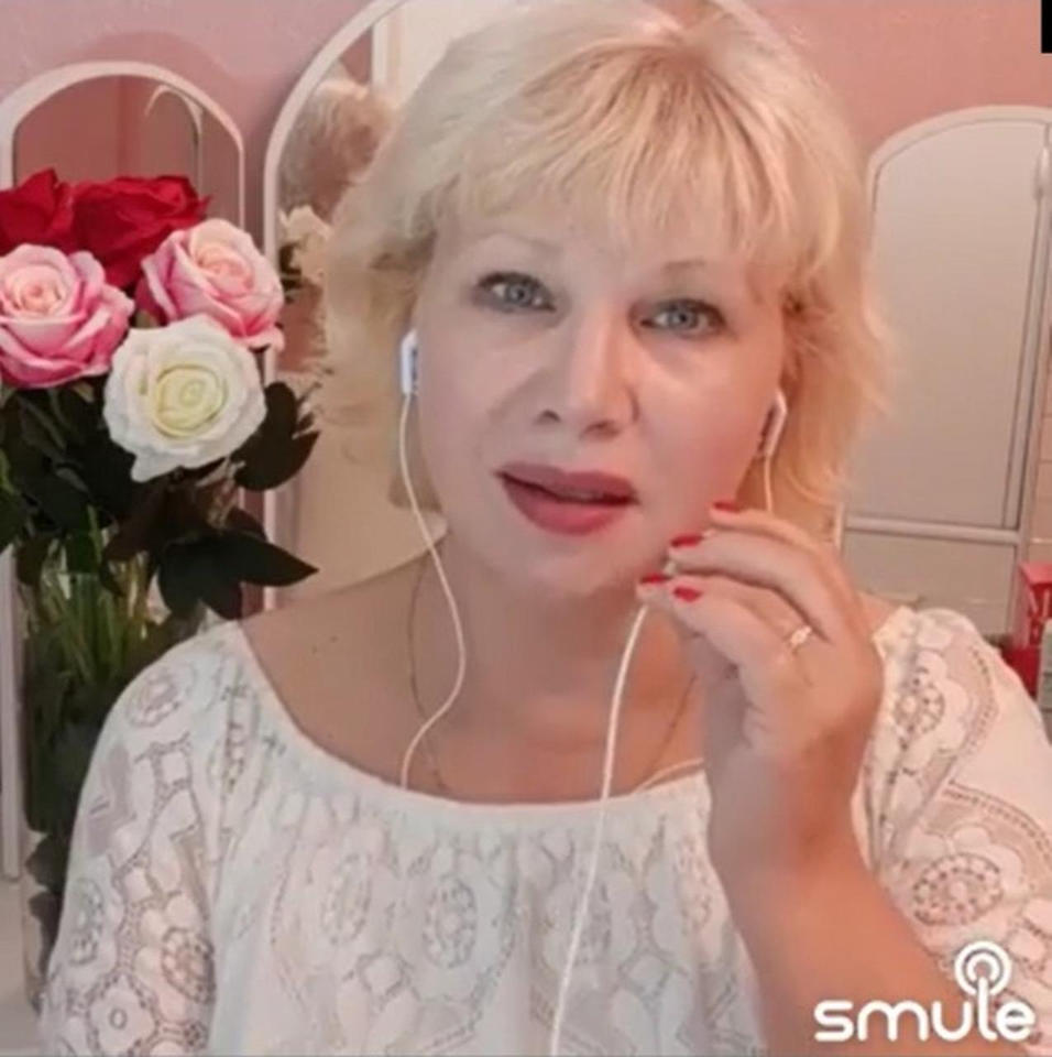 Елена Сафронова исполнила песню «Расскажите, птицы» Елена Сафронова исполнила песню «Расскажите, птицы»