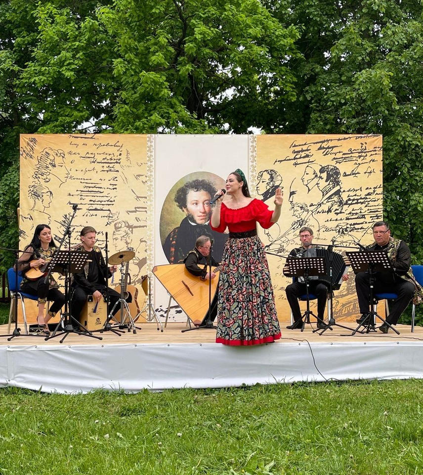 Марта Серебрякова и ансамбль «Губернiя» выступили в музее-заповеднике «Болдино» Марта Серебрякова и ансамбль «Губернiя» выступили в музее-заповеднике «Болдино»