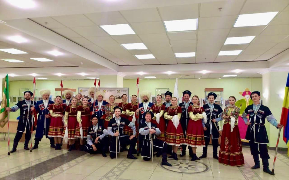 Ансамбль «Казачья застава» выступил в библиотеке им. М.Ю. Лермонтова Ансамбль «Казачья застава» выступил в библиотеке им. М.Ю. Лермонтова