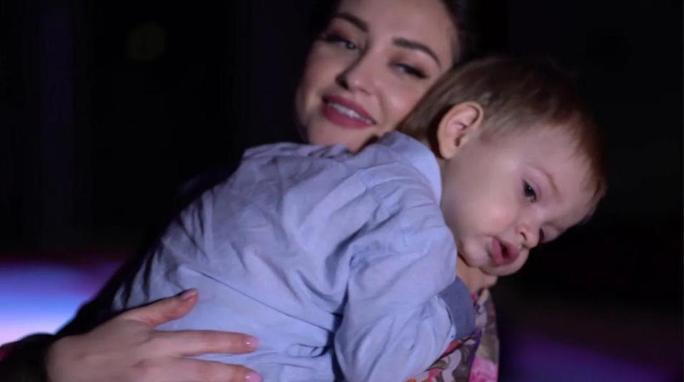 Солистка «Пензаконцерта» Марта Серебрякова презентовала новый клип на песню «Мой сынок» Солистка «Пензаконцерта» Марта Серебрякова презентовала новый клип на песню «Мой сынок»