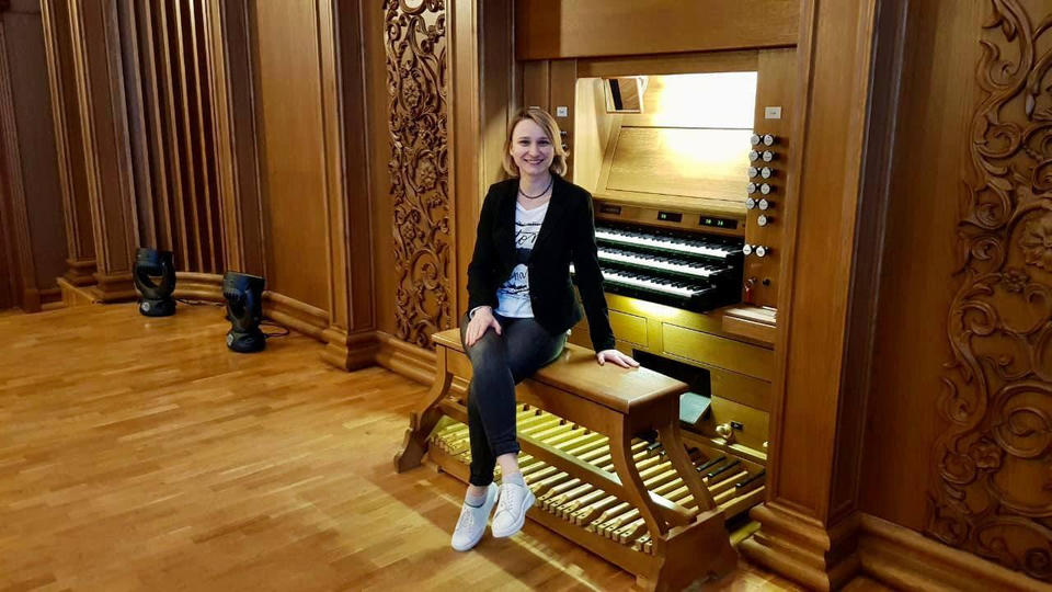 Ирина Розанова приступила к репетициям в Органном зале филармонии Ирина Розанова приступила к репетициям в Органном зале филармонии