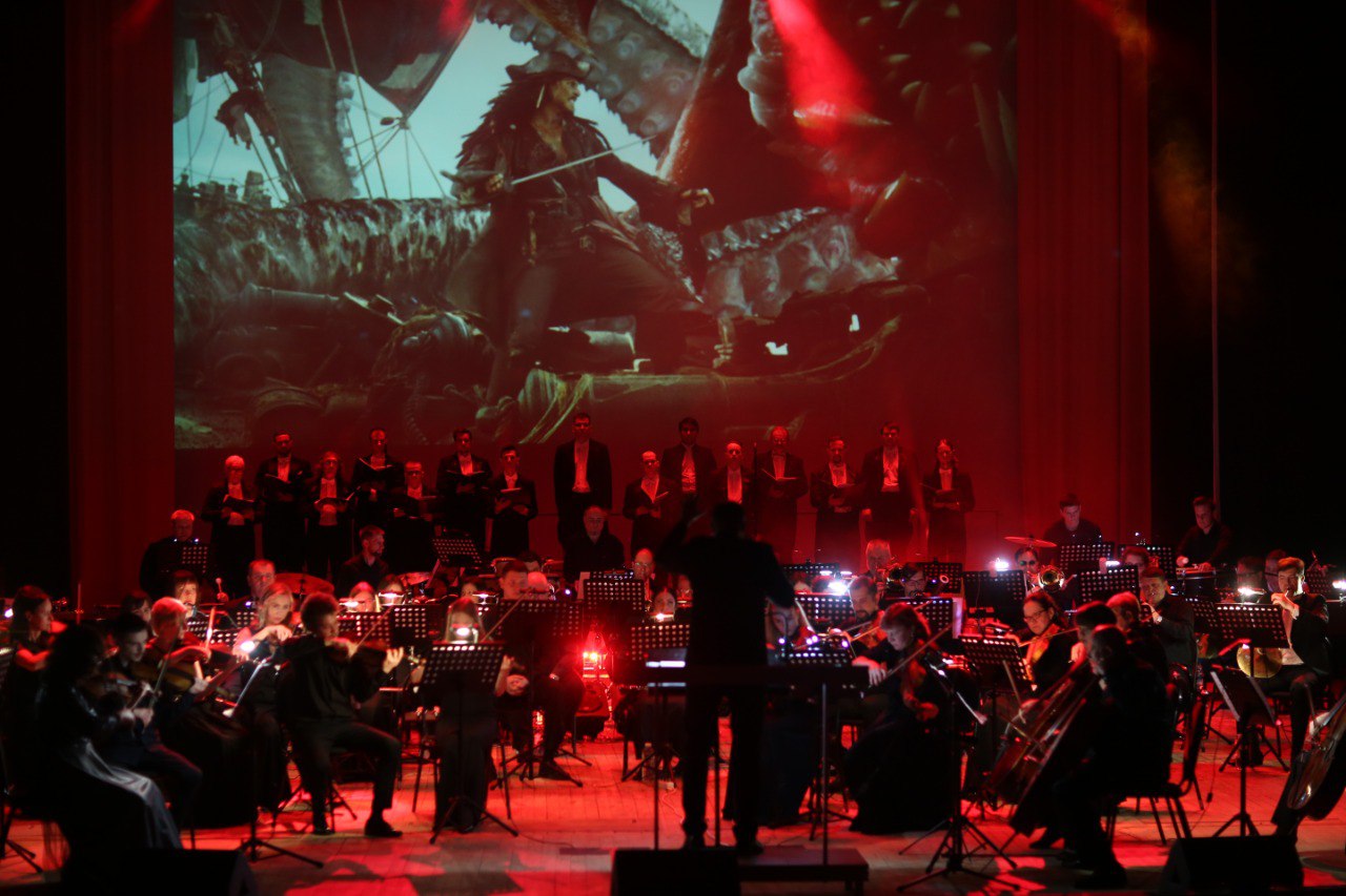 Состоялась премьера новой программы симфонического оркестра «Симфонические кинохиты» Состоялась премьера новой программы симфонического оркестра «Симфонические кинохиты»