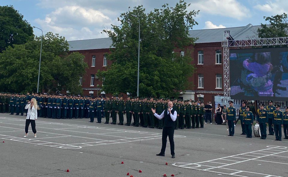 Артисты «Пензаконцерта» выступили на выпускном в ПАИИ Артисты «Пензаконцерта» выступили на выпускном в ПАИИ