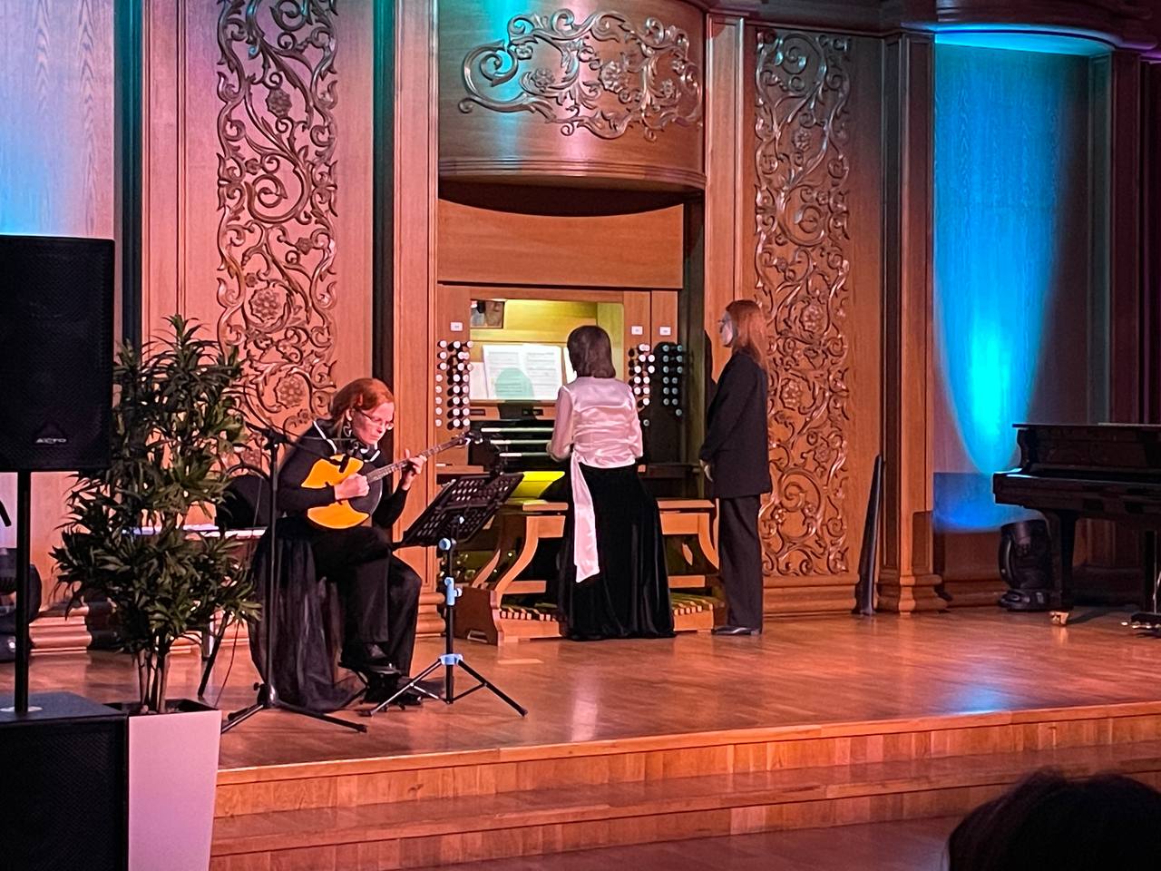 Впервые в филармонии орган прозвучал в дуэте с домрой Впервые в филармонии орган прозвучал в дуэте с домрой