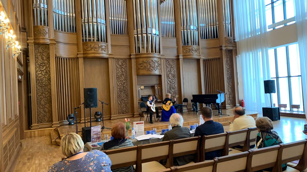 В филармонии стартовал VIII Всероссийский конкурс исполнителей на классической гитаре «Гитара.ru» В филармонии стартовал VIII Всероссийский конкурс исполнителей на классической гитаре «Гитара.ru»