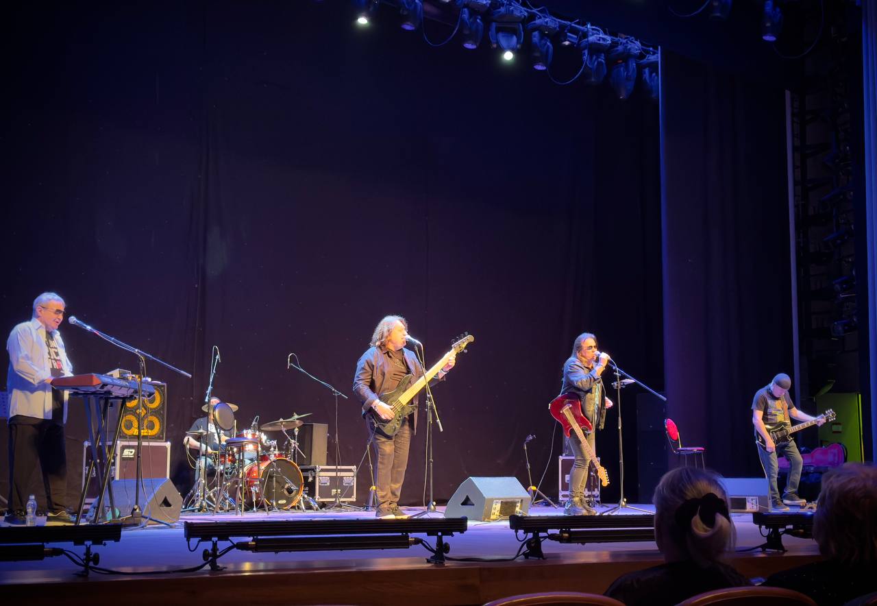 В Пензе выступила группа Стаса Намина «Цветы» В Пензе выступила группа Стаса Намина «Цветы»