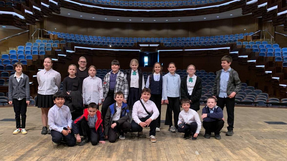 Пензенские школьники побывали на экскурсии в филармонии Пензенские школьники побывали на экскурсии в филармонии