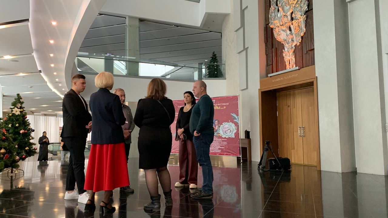 Состоялся пресс-подход, посвященный гала-концерту Межрегионального песенного конкурса-фестиваля «Когда цветут сады...» Состоялся пресс-подход, посвященный гала-концерту Межрегионального песенного конкурса-фестиваля «Когда цветут сады...»