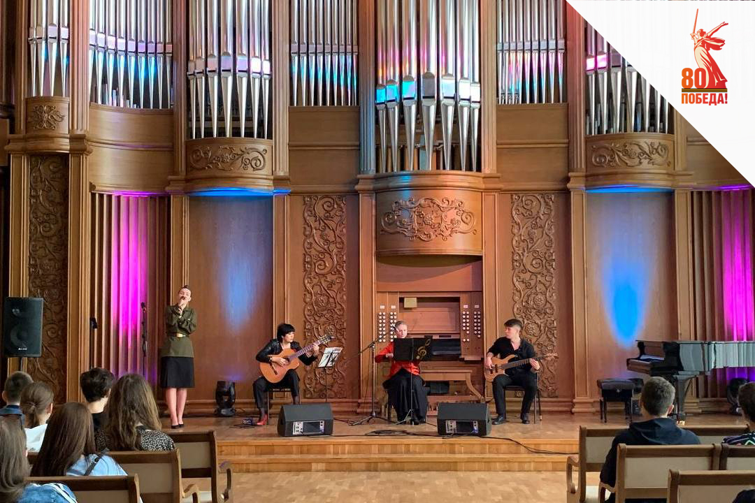 С программой «А мы из Пензы» выступил творческий коллектив «Экспромт» С программой «А мы из Пензы» выступил творческий коллектив «Экспромт»